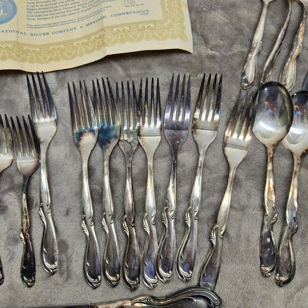 Rogers & Bro International Silver Daybreak Silverplate Flatware Set 40pc Vintage